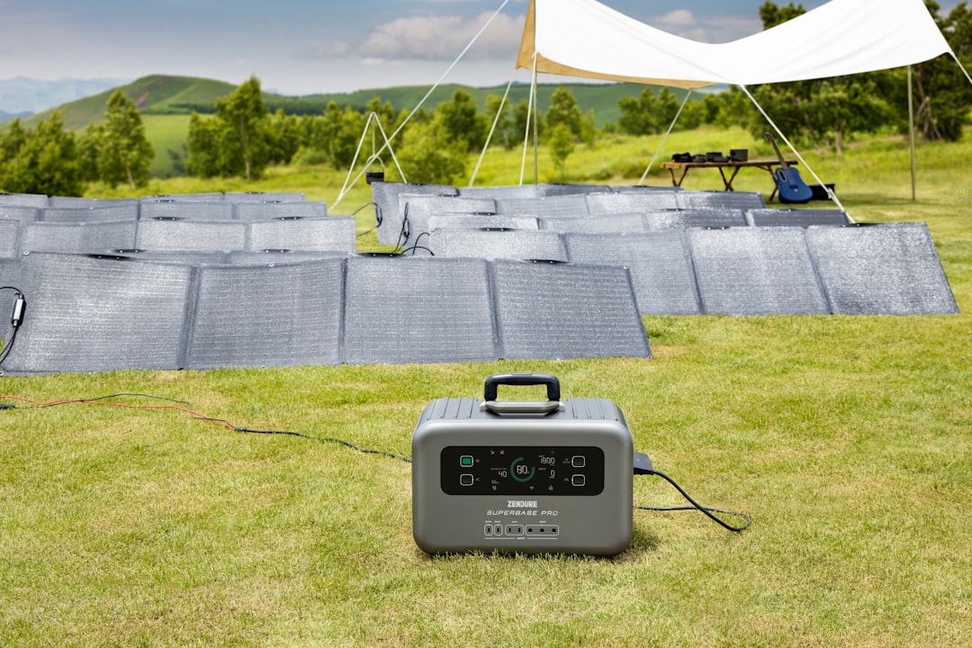 Use multiple solar panels outdoors to charge the power station